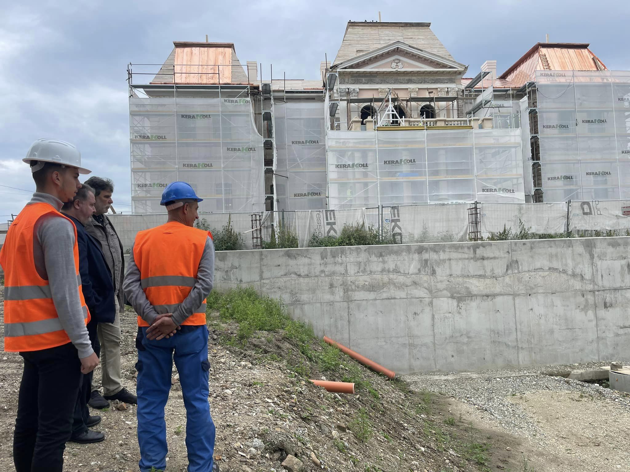 Lucrările la Castelul Banffy de la Răscruci înaintează. FOTO: Facebook/ Vakar Istvan