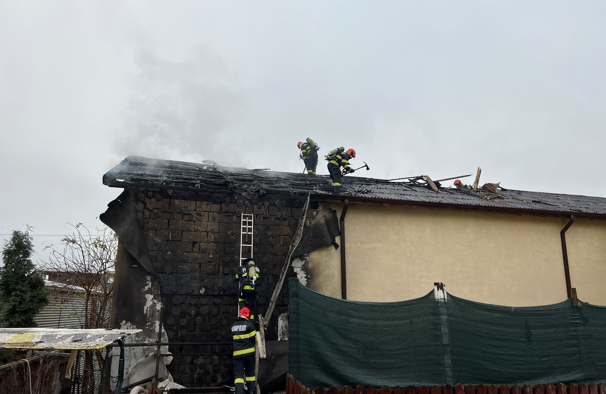 Un incendiu a izbucnit