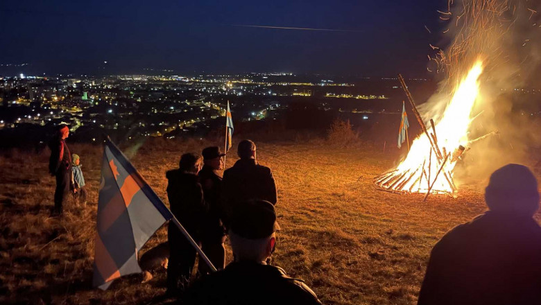 Focuri de veghe aprinse în o sută de localități din Harghita și Covasna pentru a cere autonomia teritorială pentru maghiarii din România. Foto: Facebook
