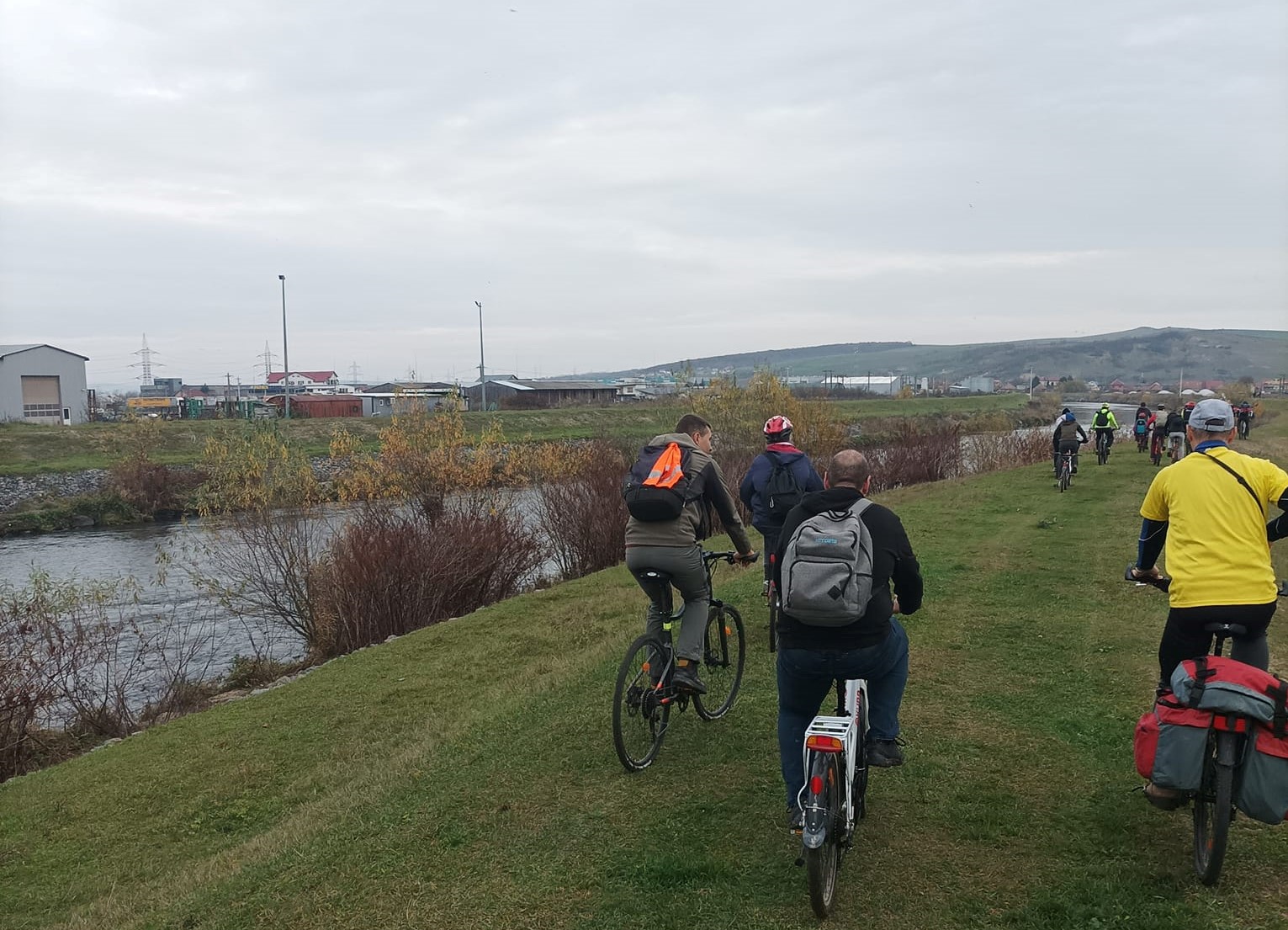 25 de bicicliști de toate vârstele au pedalat sâmbătă