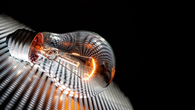Coaliția de guvernare s-a convenit asupra preţului la energia electrică pentru consumatorii casnici pentru perioada următoare/ FOTO: pixabay.com