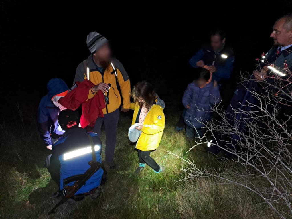 Doi bărbaţi şi trei copii din judeţul Cluj s-au rătăcit în Munţii Trascăului