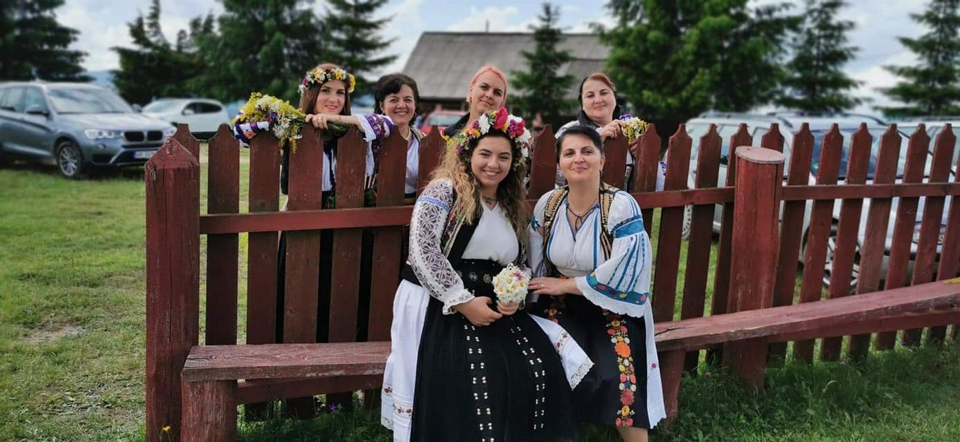 Port popular din Răchițele
