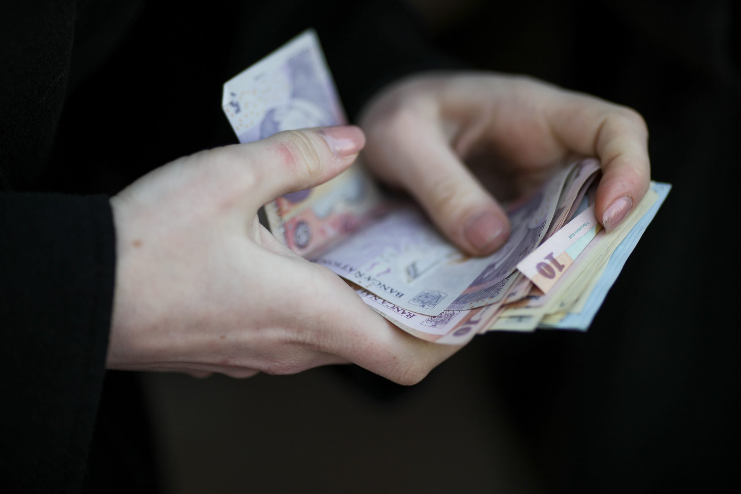 Românii au avut salarii mai mari în 2022. Inquam Photos / Octav Ganea