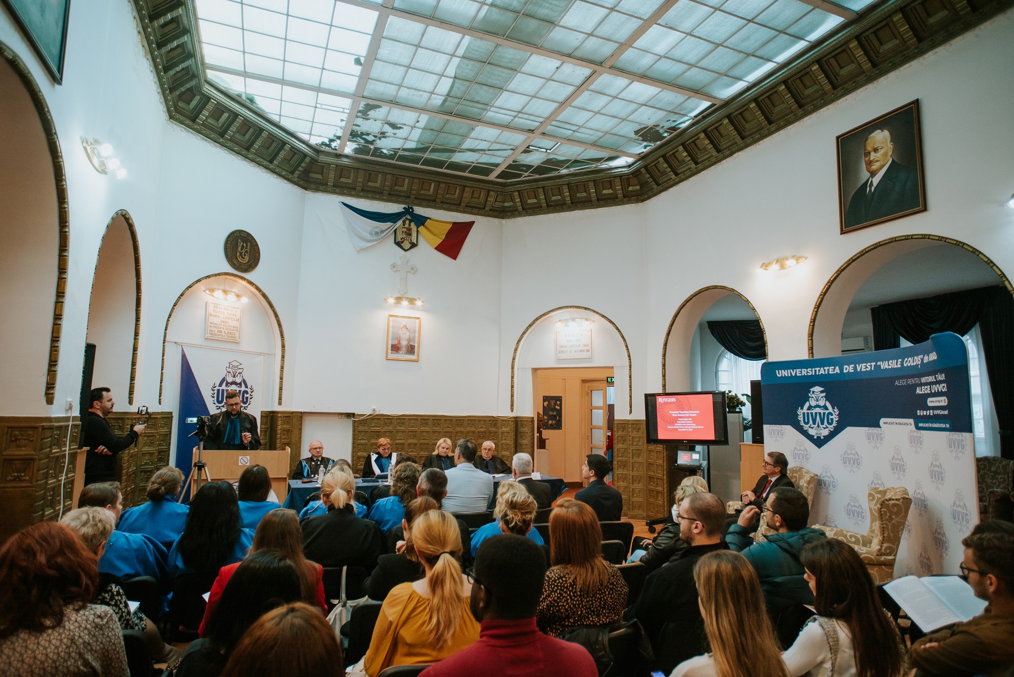 Universitatea de Vest „Vasile Goldiş” din Arad își mută cursurile online. FOTO: Facebook/ Universitatea de Vest