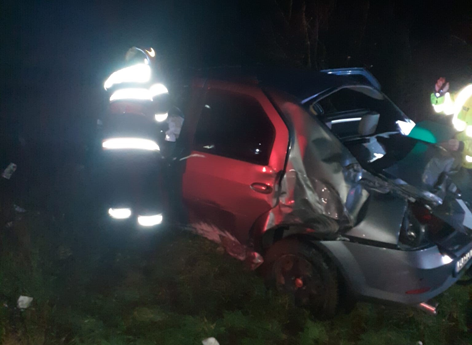 În urma accidentului patru tineri au ajuns la spital/ FOTO: ISU Cluj