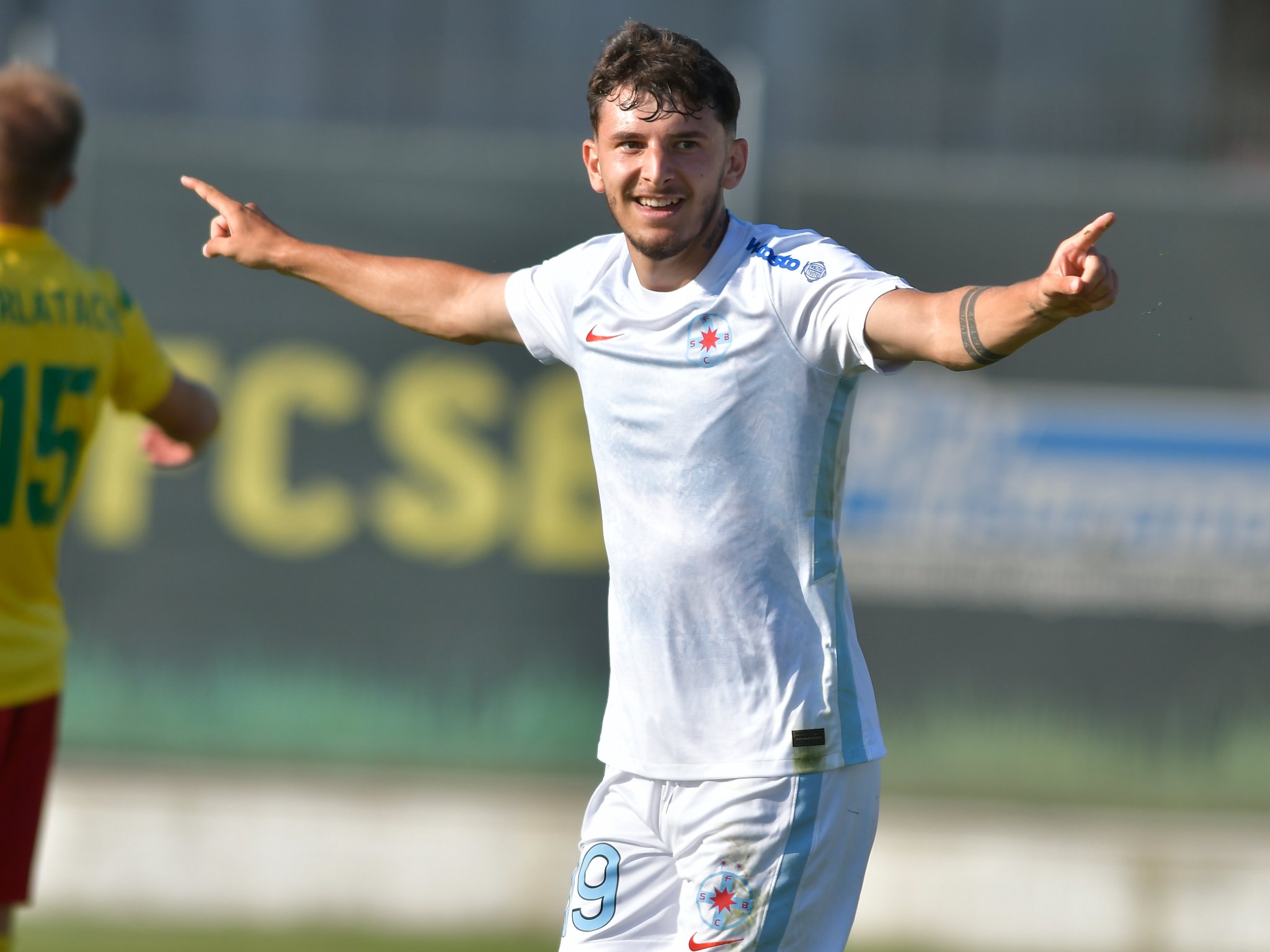 Ianis Stoica în tricoul FCSB/FOTO: FCSB - Facebook