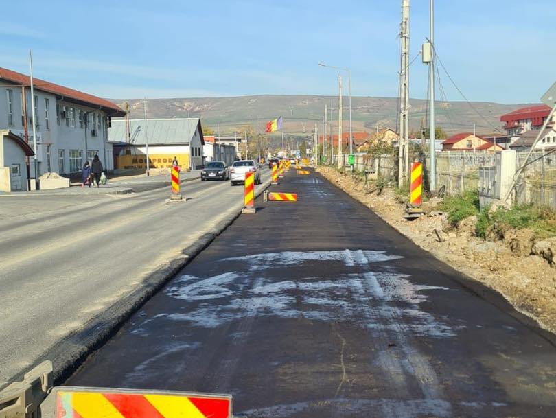 Ultimele lucrări pe strada Eroilor din Florești. FOTO: Facebook/ Bogdan Pivariu