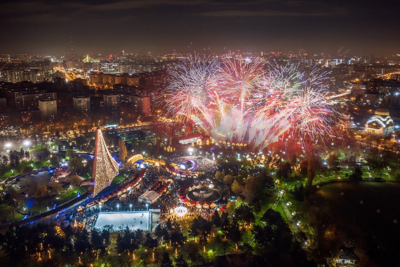 Deschidere spectaculoasă a Târgului de Crăciun organizat de UNTOLD / Foto: UNTOLD