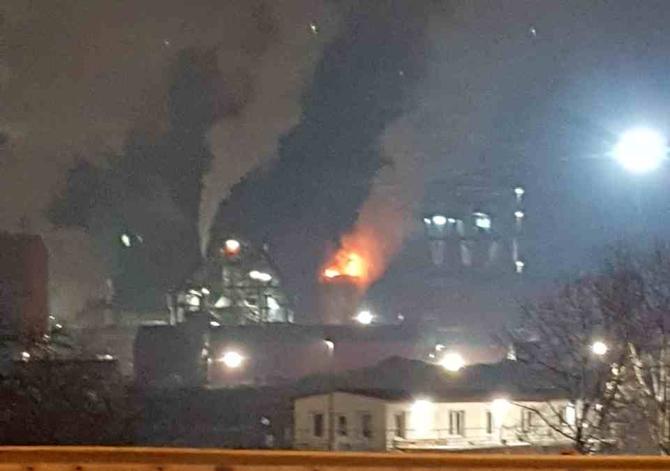 Incendiu platforma Kronospan/FOTO: ziarulunirea.ro YouTube - captură ecran