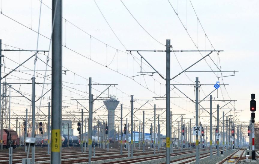 A fost semnat contractul pentru modernizarea liniei ferate Cluj-Episcopia Bihor/ captură foto CFR Infrastructură Facebook.com