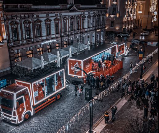Sărbători cu probleme pentru Caravana Coca-Cola/ captură foto: Arany Jozsef Facebook.com