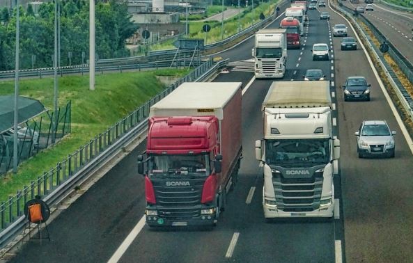 Scade vârsta minimă pentru o serie de permise auto/ foto: pixabay.com