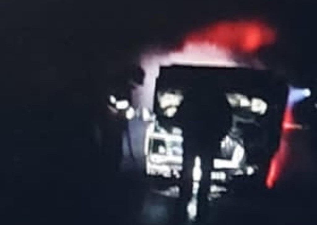Un camion a fost cuprins de flăcări