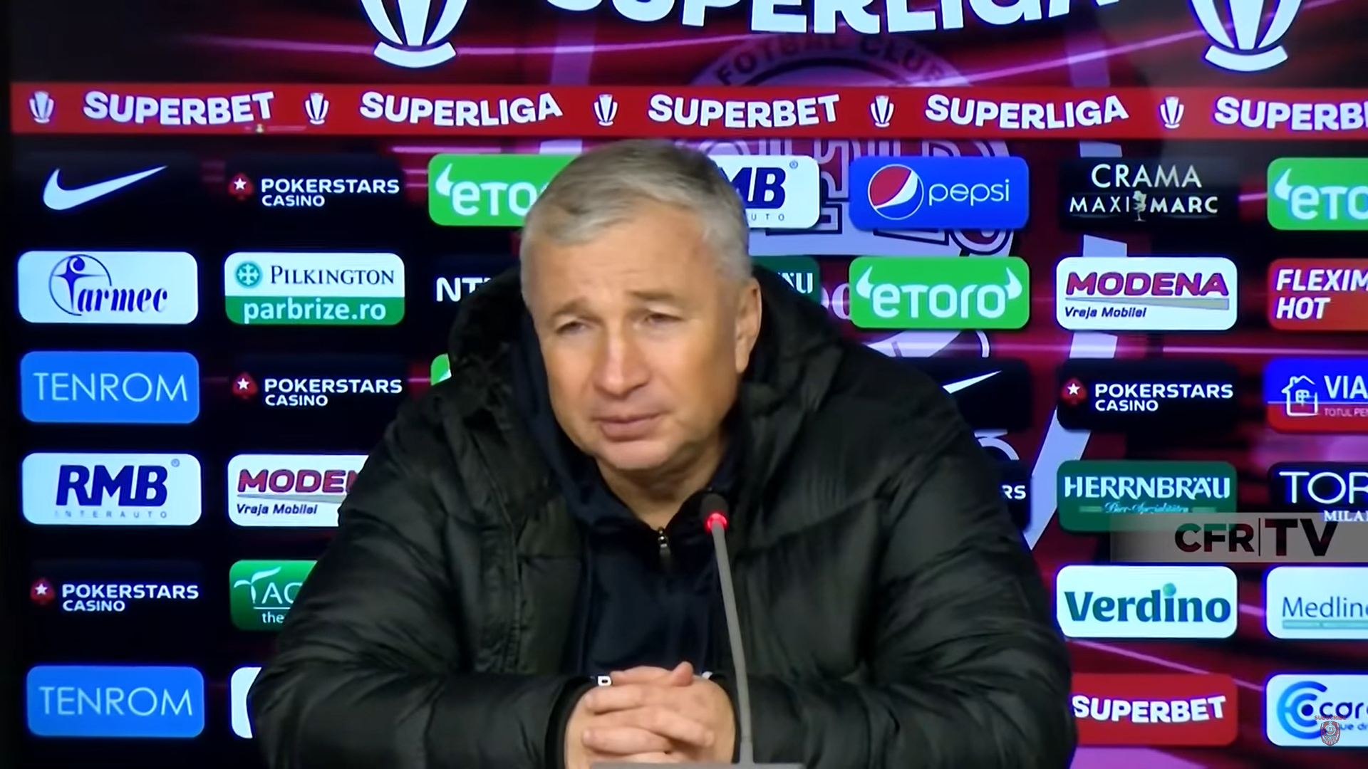 Dan Petrescu la conferința de presă după meciul cu Hermannstadt /FOTO: captură ecran CFR Cluj - Youtube