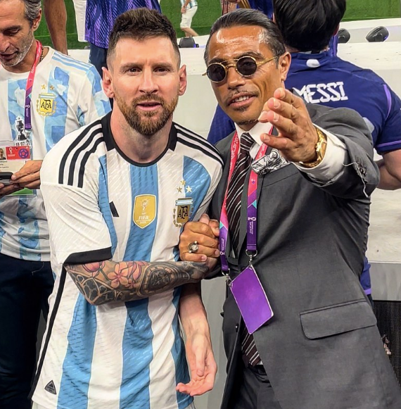 FIFA anchetează intrarea pe teren a lui „Salt Bae” după finala Cupei Mondiale. FOTO: Facebook/ Salt Bae