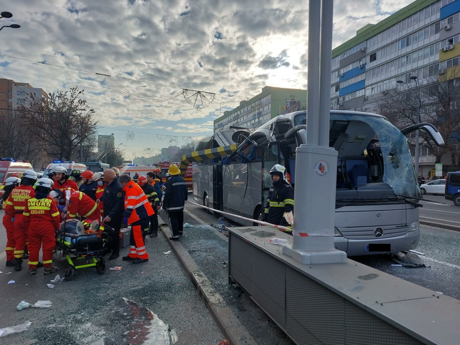Un autocar a fost implicat