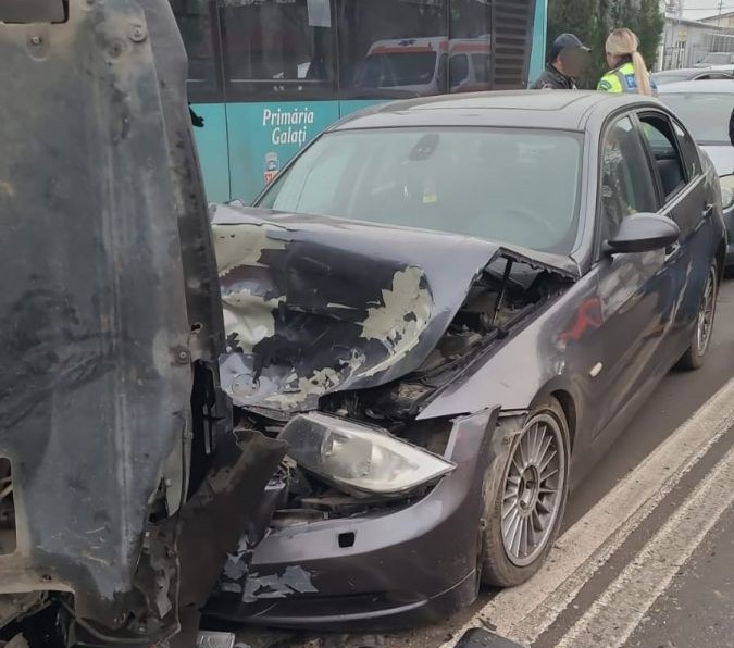 Un accident rutier grav a avut loc vineri
