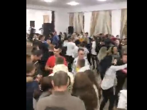 Petrecere la Negreni cu banii de la colindat / Foto: captură ecran - Facebook - Dany Piscoiu
