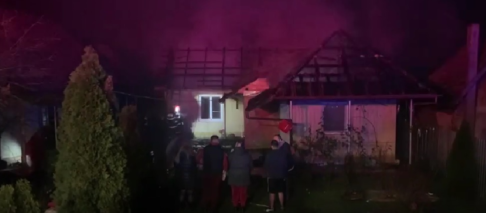 Casa in flacari la Bontida. Sursă foto ISU Cluj
