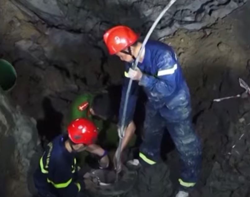 Un copil a căzut într-o groapă de 35 de metri / Foto: YouTube - captură ecran - The star