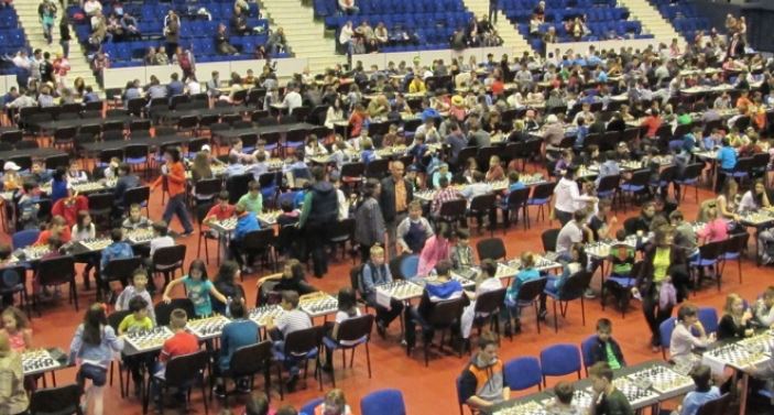 Un elev clujean va reprezenta România la Campionatul Mondial Școlar de Șah/ captură foto: elisabetapolihroniade.ro