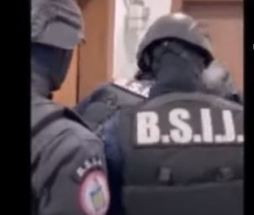 Percheziții domiciliare pentru proxenetism în formă continuată/captură foto: polițiaromână.ro