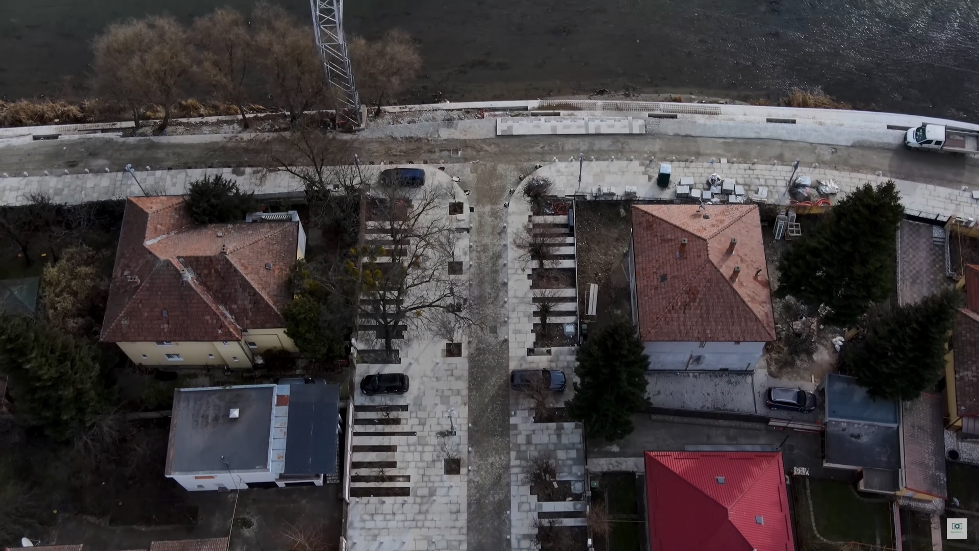 Explicație foto: Lucrările de modernizare a străzilor Muzicescu și Sigismund Toduță încep să prindă contur. Sursa foto: Captură ecran
