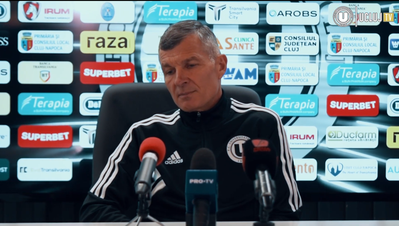 Ioan Ovidiu Sabău va antrena vineri în primul său meci de la revenirea pe banca „U” Cluj/ FOTO: FC Universitatea Cluj - Youtube