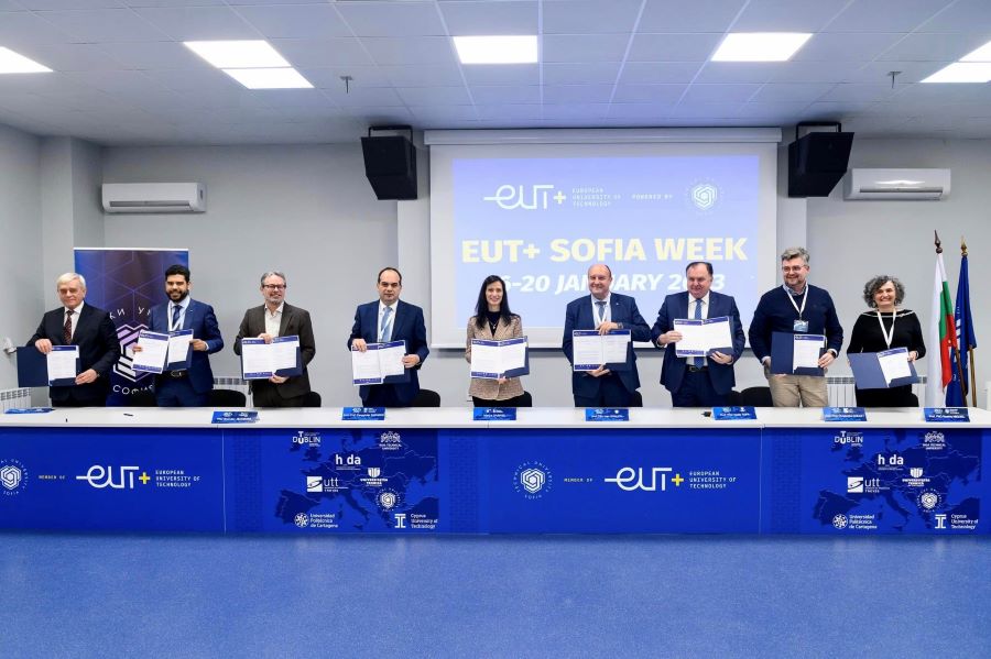 Momentul cheie al zilei a fost semnarea unui memorandum de către rectorii tuturor universităților EUt+