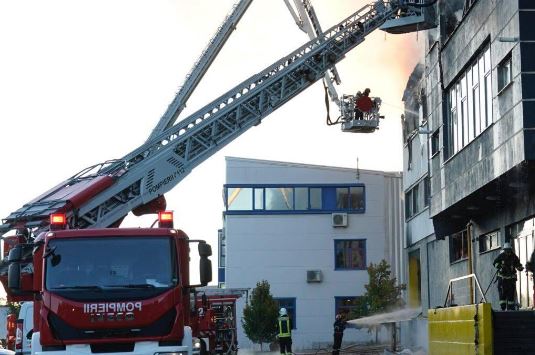 Femeie găsită fără suflare într-o locuință din Turda/ captură foto ISU Cluj Facebook.com