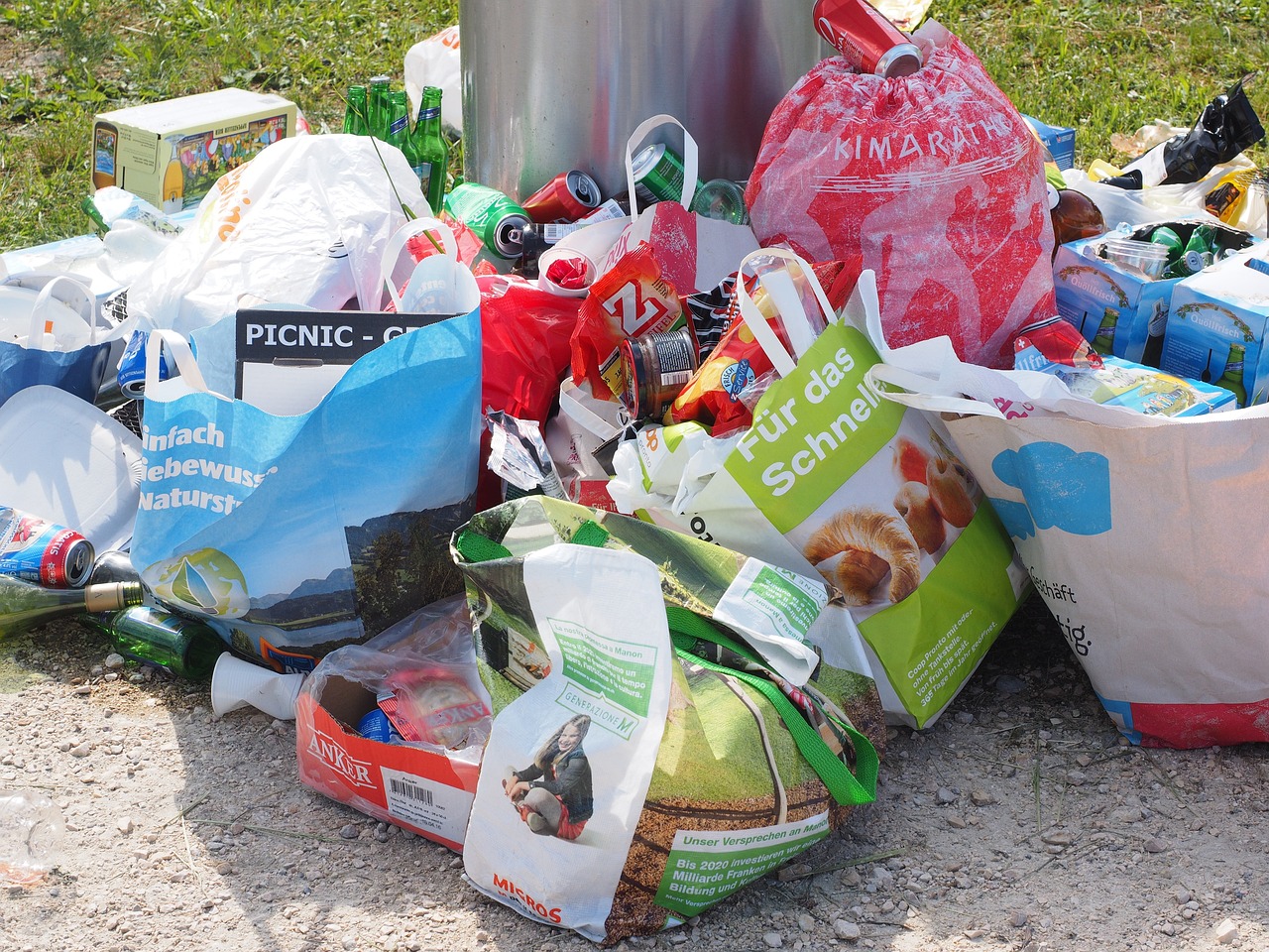 Pedeapsă cu ÎNCHISOAREA pentru aruncarea