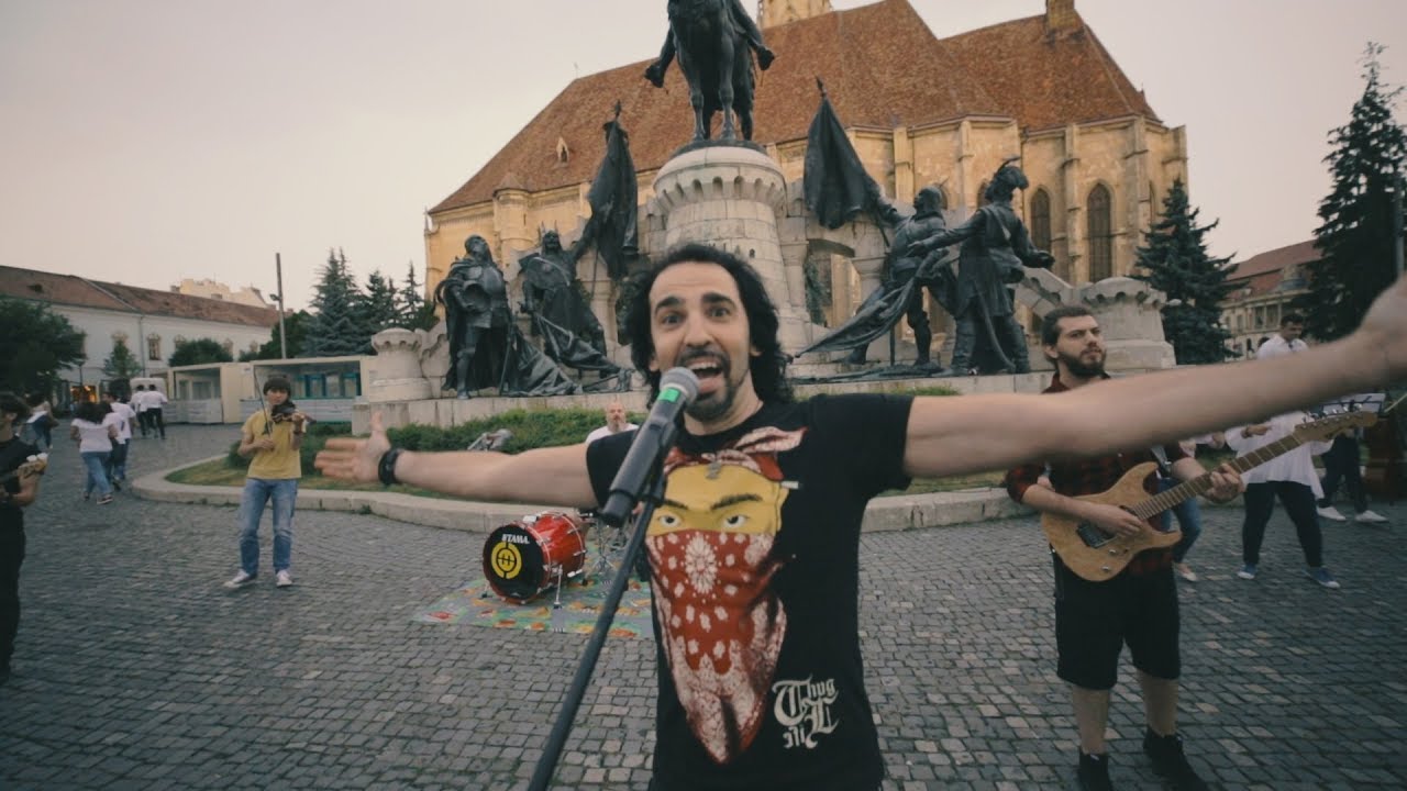 Trupa Hara filmând piesa „Ne vedem la Cluj” - Foto: YouTube - Trupa Hara