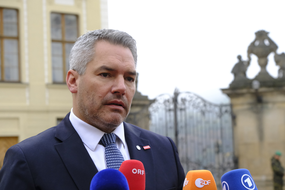 Partidul cancelarului austriac Nehammer „pierde teren” după alegeri. FOTO: Depositphotos.com