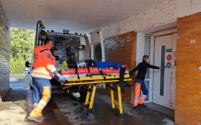 Un biciclist în vârstă de 26 ani a fost rănit