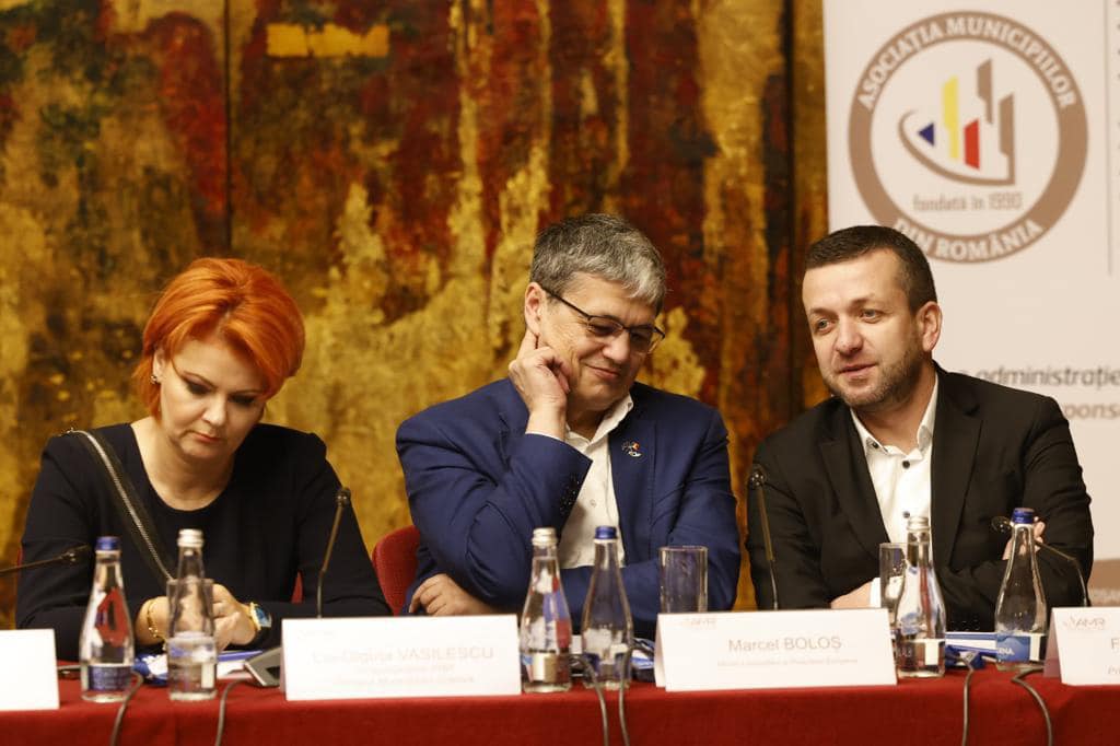 De la stânga la dreapta: Lia Olguța Vasilescu