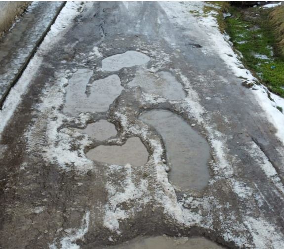 Aplicație pentru remedierea problemelor de pe drumurile județene/ Fotografie sugestivă monitorulcj.ro
