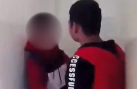 Elevul în vârstă de 15 ani