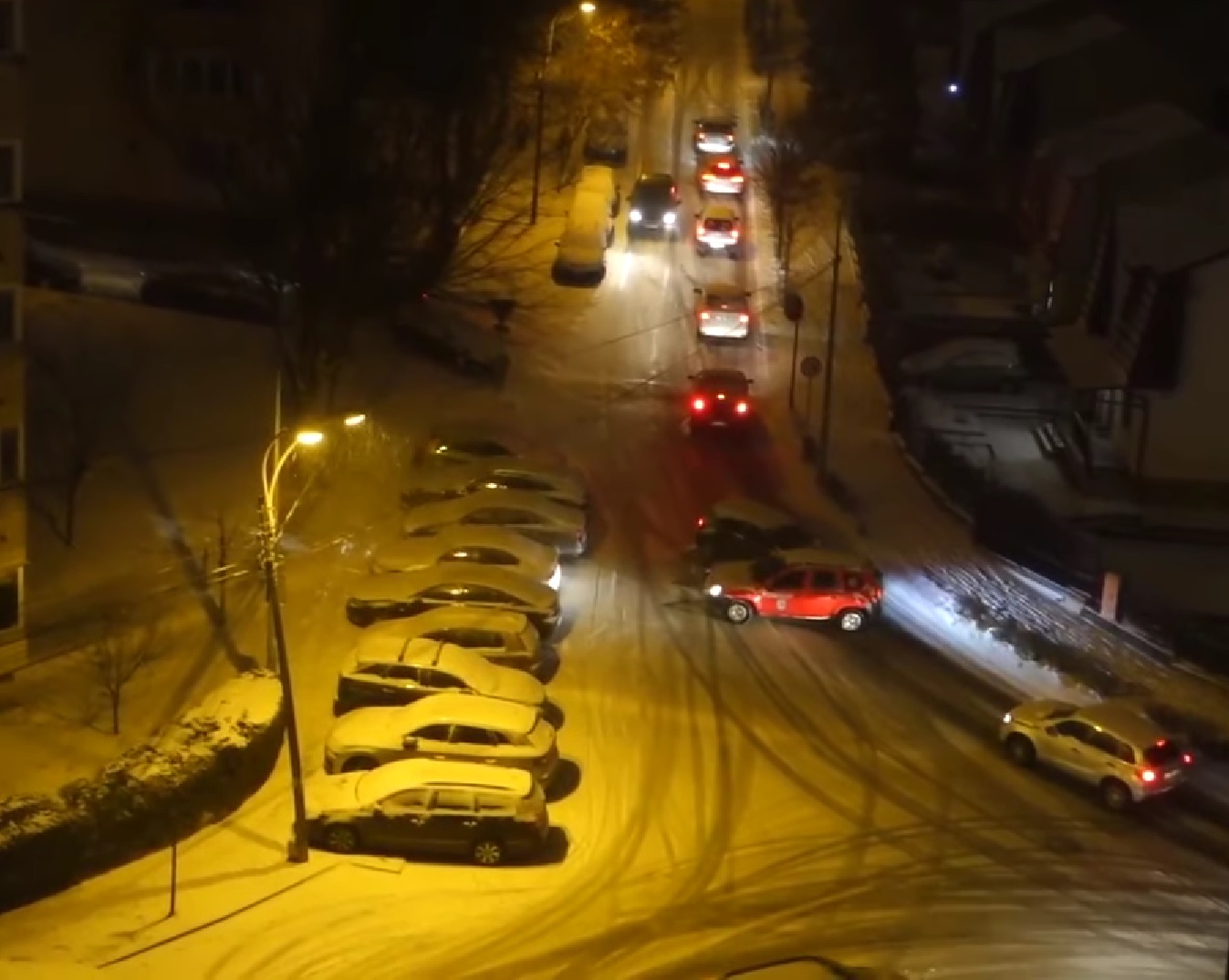 Tamponări „în serie” pe strada Lunii din Zorilor. Captură ecran: Youtube