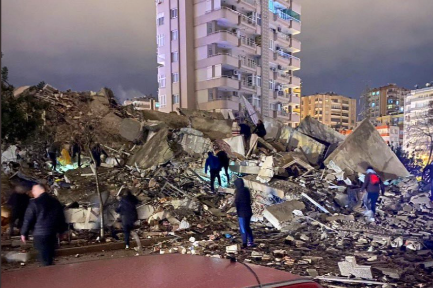 Circa 23 de milioane de persoane ar putea să fie afectate de cutremurele care au zguduit sud-estul Turciei şi nordul Siriei luni/ Foto: @AllahGreatQuran - Twitter