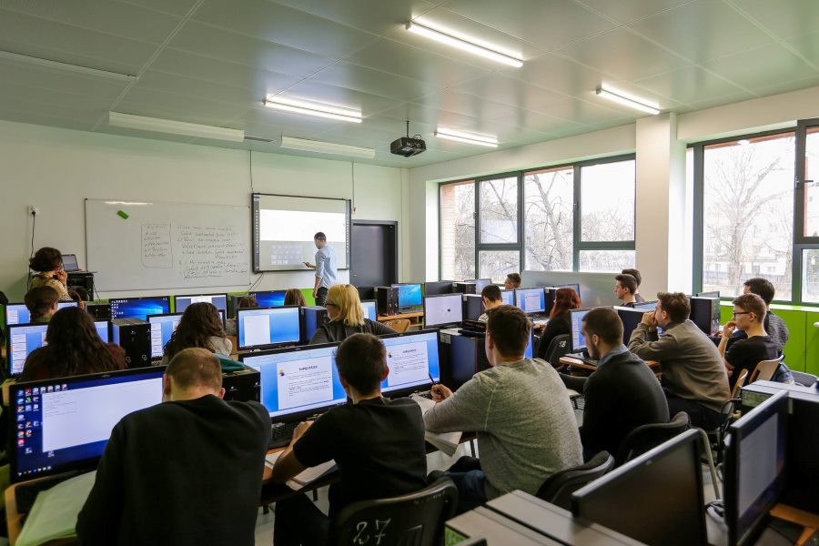 Elevii clujeni vor intra în vacanţă vineri