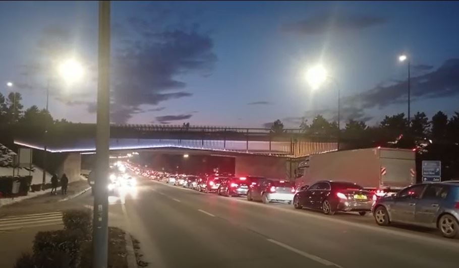Trafic blocat spre Florești / Foto: monitorulcj.ro