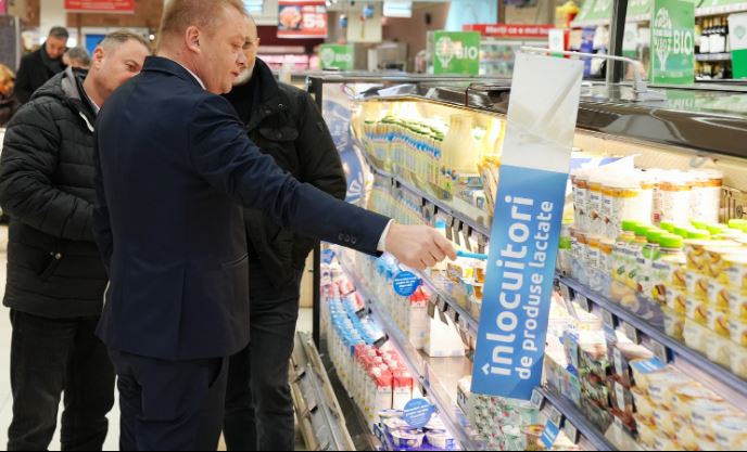 Laptele și produsele lactate autentice trebuie diferențiate clar de produsele înlocuitoare din lapte/captură foto Ioan Oleleu Facebook.com