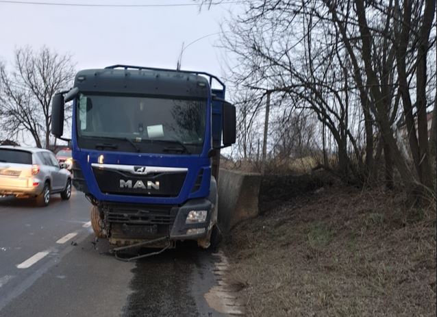 Accident cu TIR în Răscruci / Foto: ISU Cluj