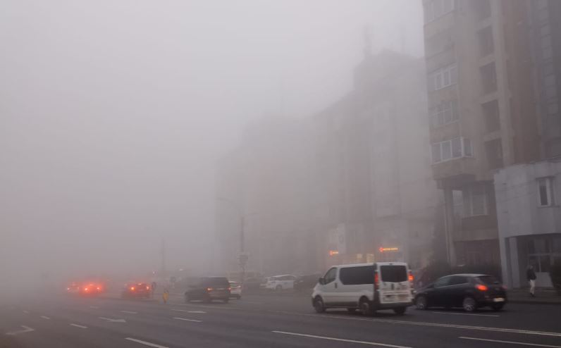 Ceață în Cluj-Napoca joi dimineața