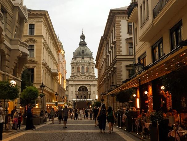 Ungaria a pierdut peste 450 de mii de locuitori în ultimul deceniu/captură foto Pixabay.com