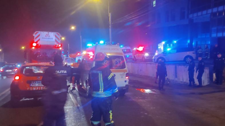 Fotografie din noaptea incendiului de la Spitalul Humanitas / Foto: ISU Cluj