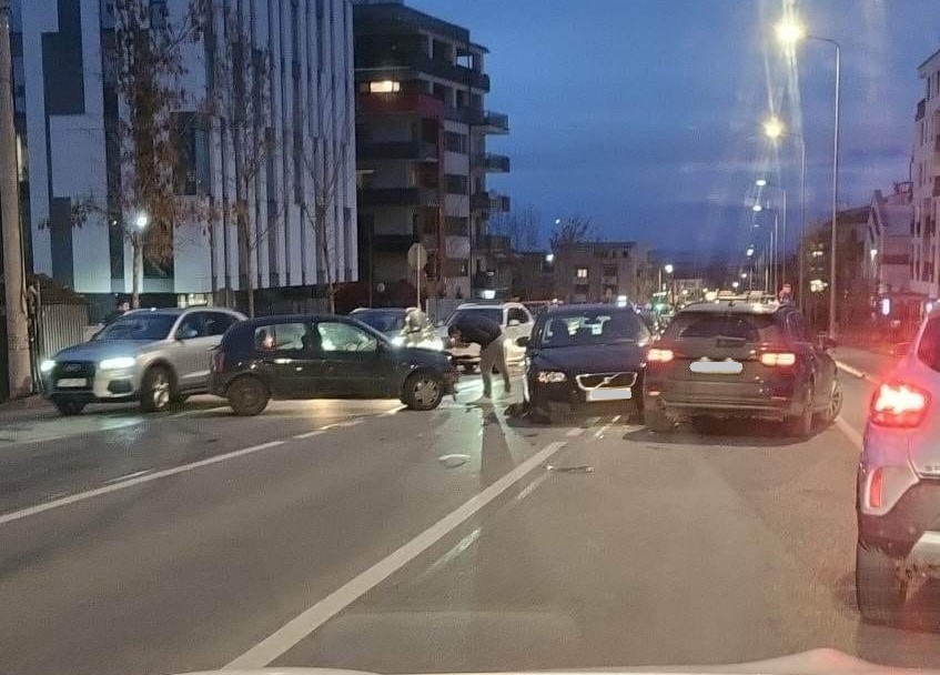 Accident pe strada Bună Ziua /FOTO: Info Trafic Jud. Cluj - Facebook
