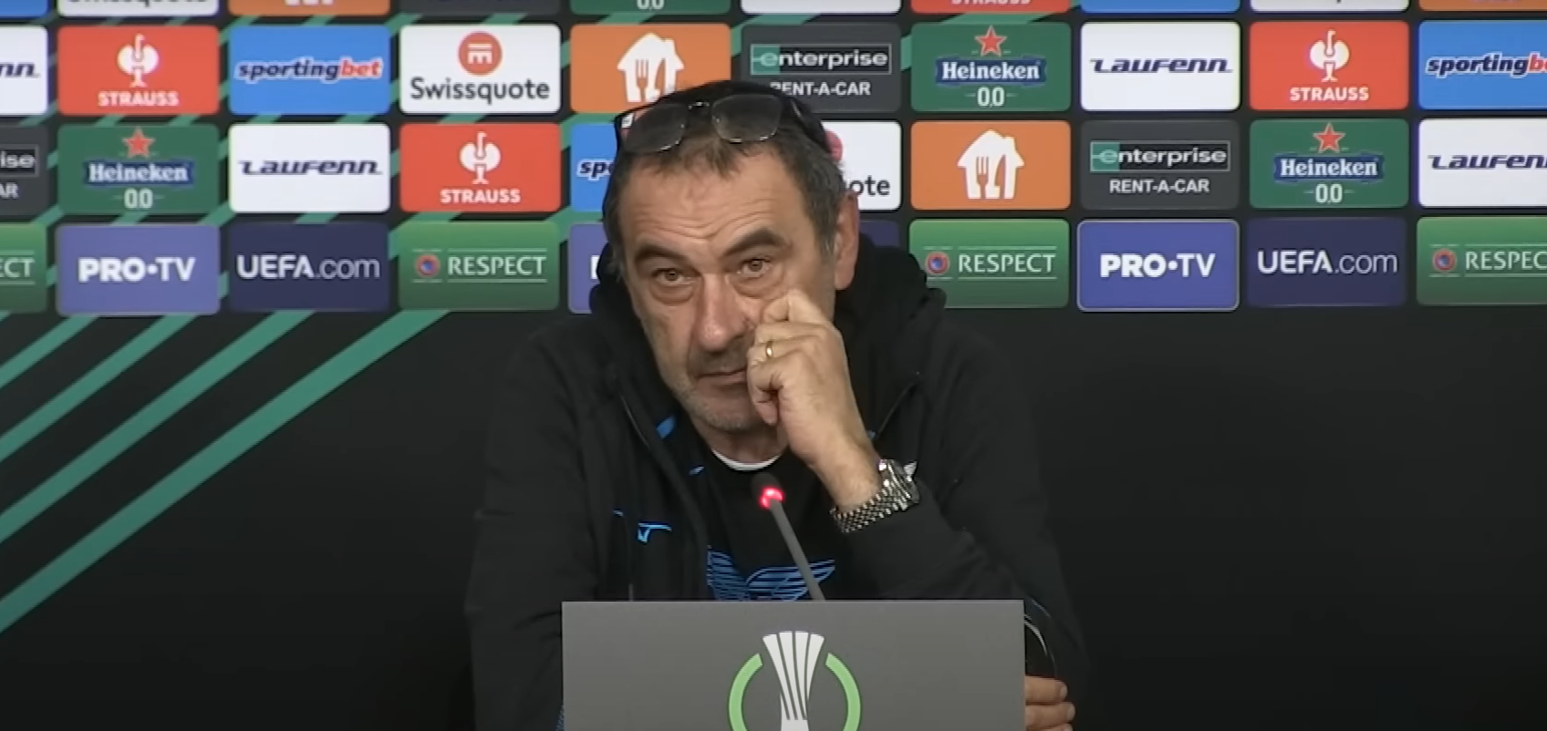 Maurizio Sarri a fost nemulțumit de starea gazonului /FOTO: captură ecran S.S. Lazio - Youtube