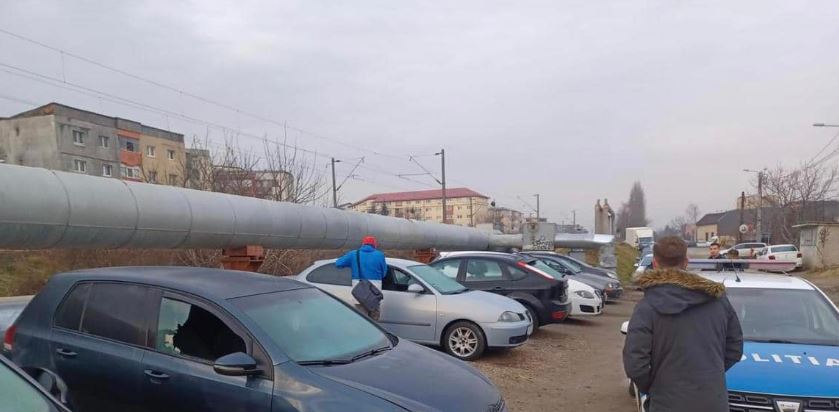 Mașini diastruse în cartierul Mărăști din Cluj-Napoca. Arest la domiciliu 30 de zile pentru presupușii făptași/captură foto: Info Trafic România Facebook.com